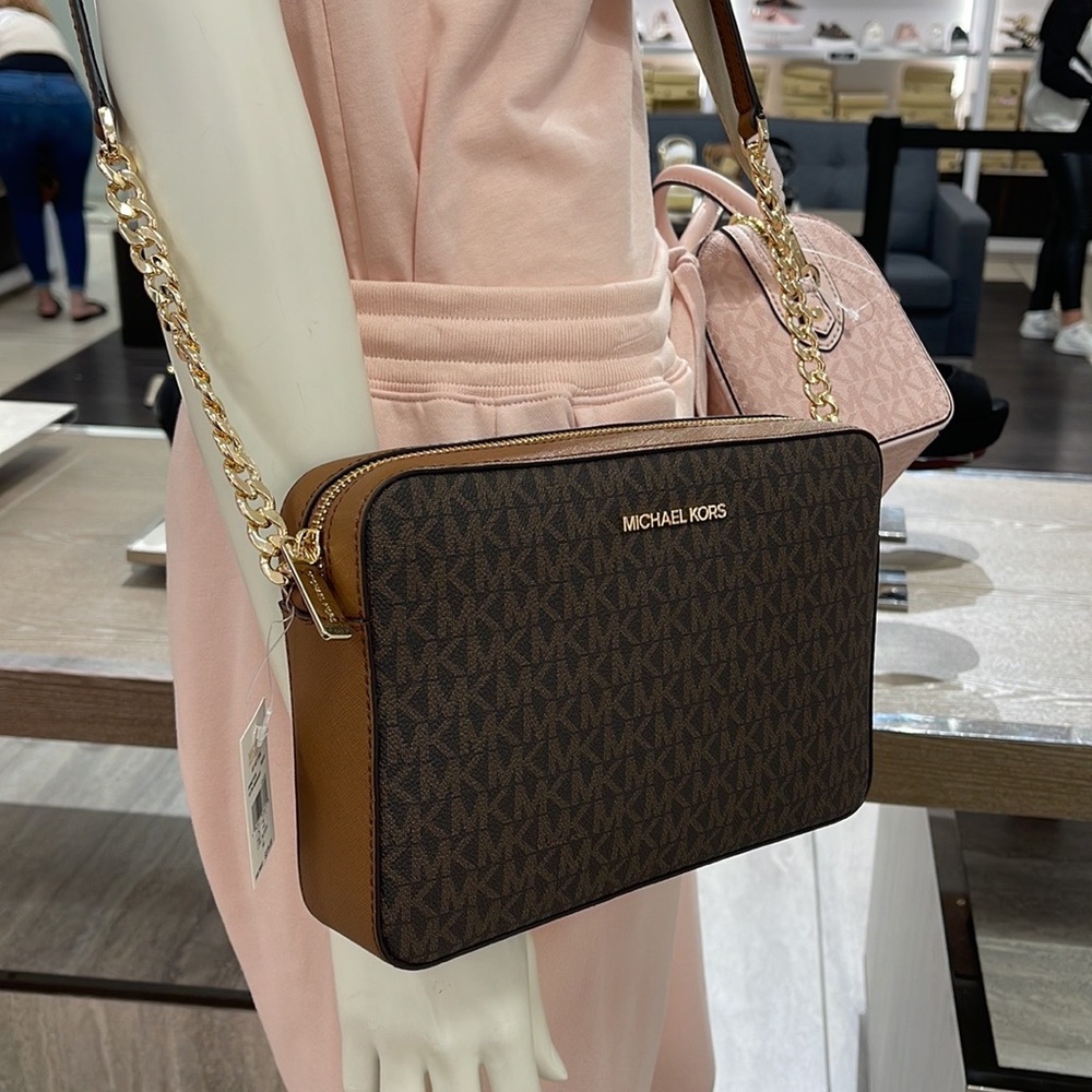 Michael Kors Jet Set Item Large East West Zip Crossbody Brown Signature - Picture 2 of 16